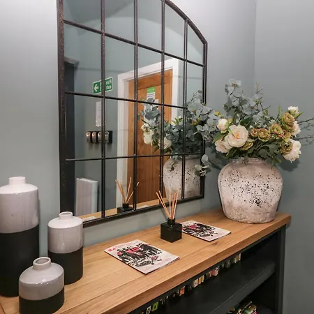 Helton Fell Apartment *